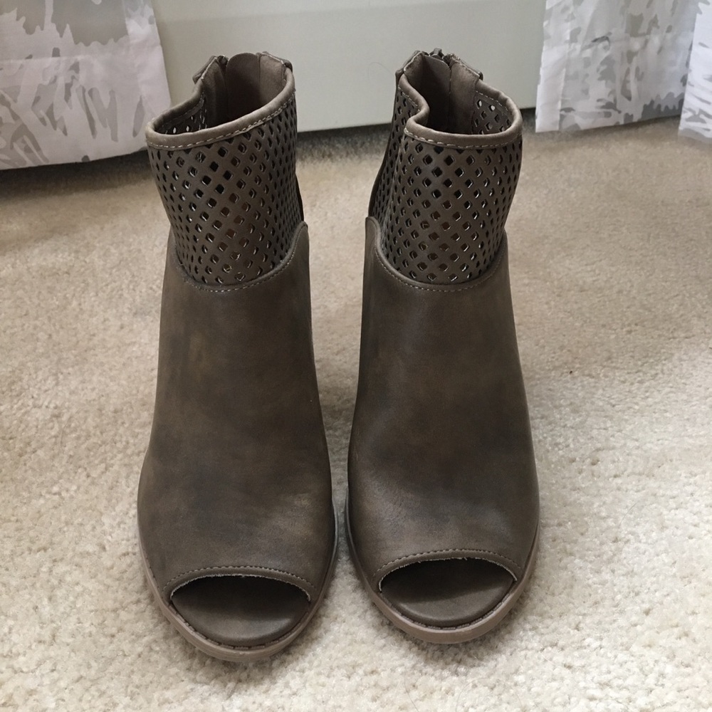 High heels - Picture 2 of 5